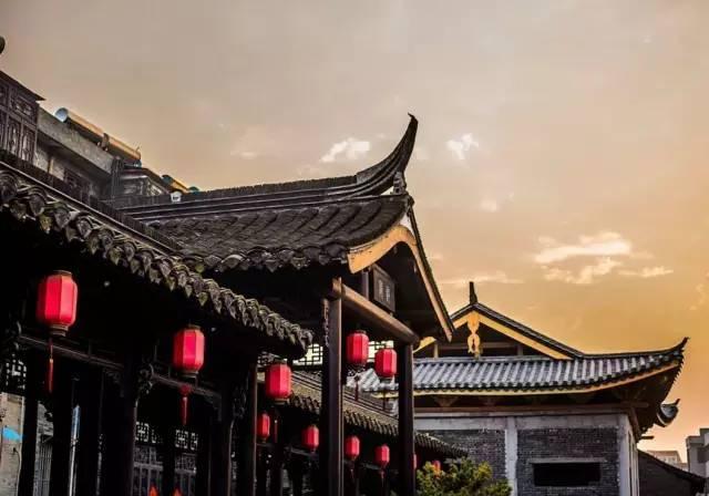 水原希子策划复古专题，打造这种风格的穿搭要注意什么？游戏画面